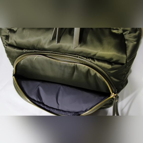 Urban Fit backpack, quilted design, great for small computers. EUC! - Picture 10 of 15